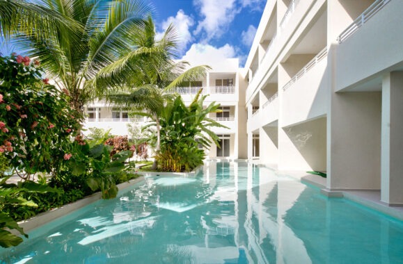 Harmony-Hall-Green-Reflective-Pool