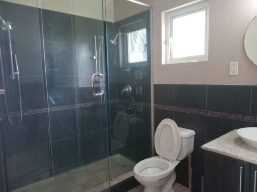 Ensuite Bathroom2