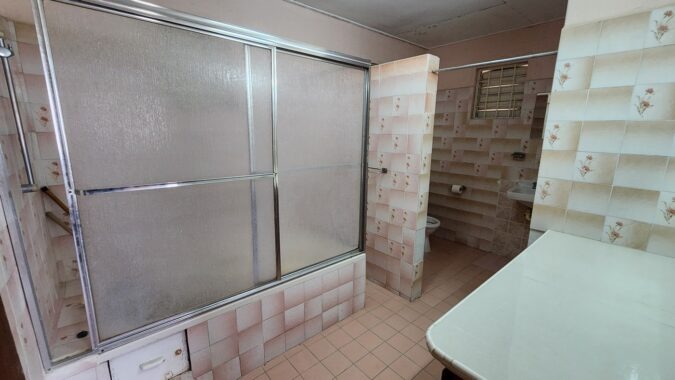 Main House – Ensuite Bth